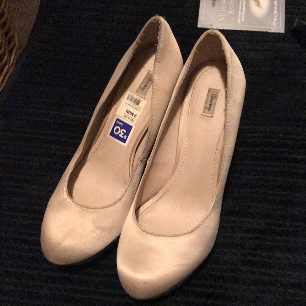 Light tan heels